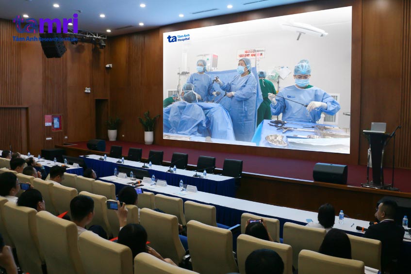 ca phẫu thuật được truyền hình trực tiếp
