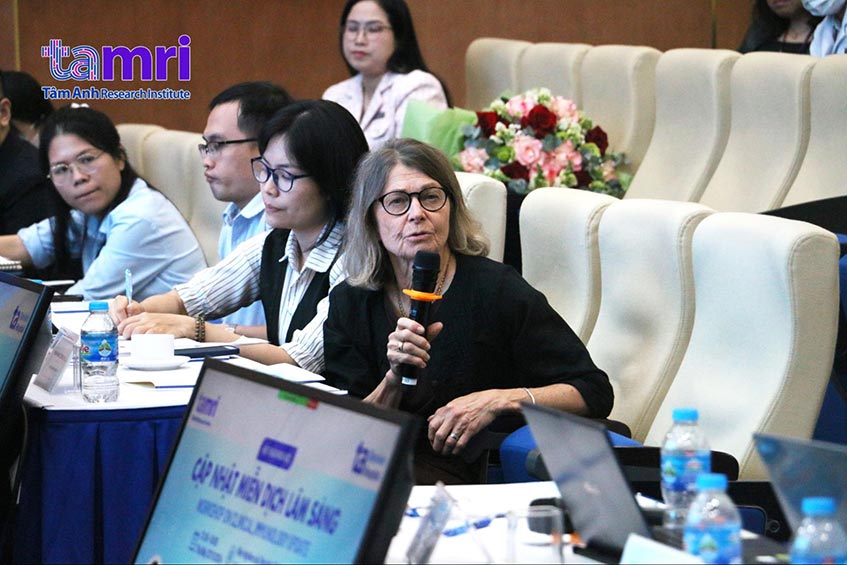 GS Eva Ronmark - Đại học Umea, Thụy Điển tham gia thảo luận tại hội thảo