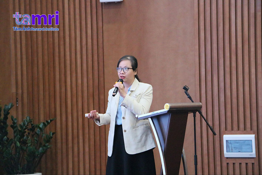 TS.BS Trịnh Hoàng Kim Tú, Trường Đại học Y Dược TP.HCM trình bày chuyên đề “Tự kháng thể tự miễn tại hội nghị