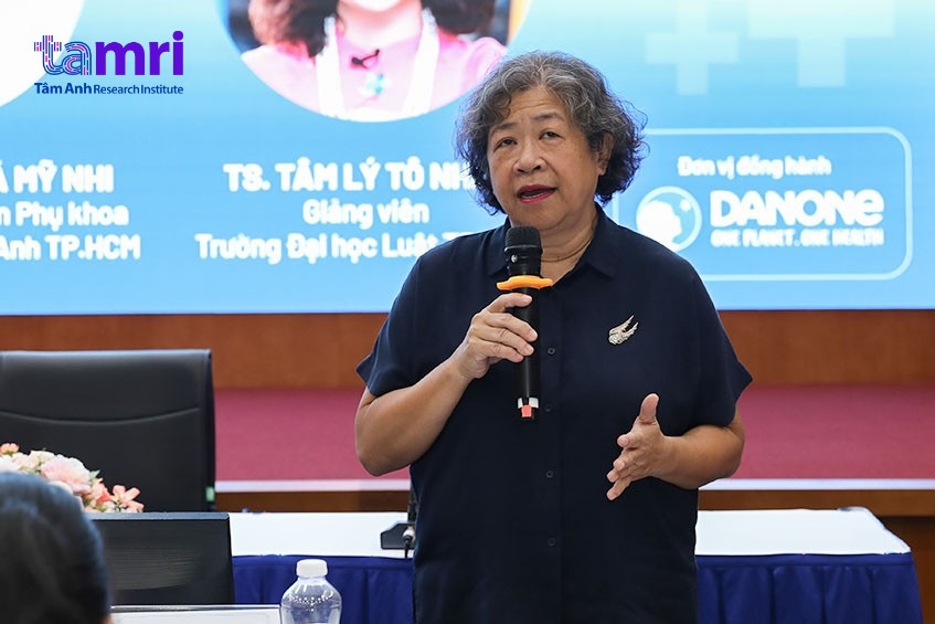 bác sĩ mỹ nhi phát biểu tại sự kiện