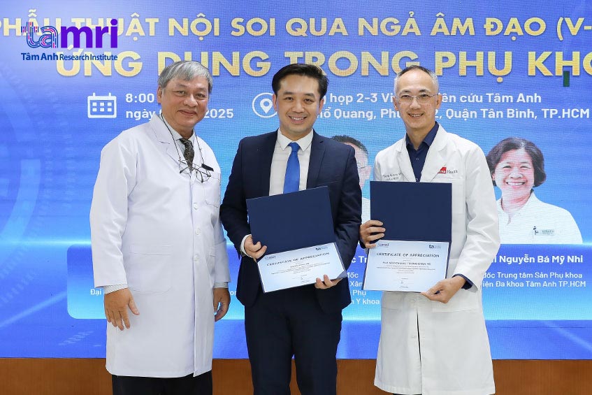 present a letter of appreciation to professor truong chinh