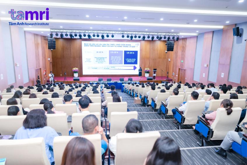 nhiều khách mời tham dự hội thảo về não mô cầu