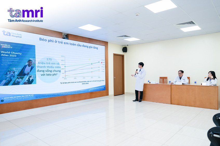 bác sĩ văn trình bày thực trạng béo phì ở trẻ