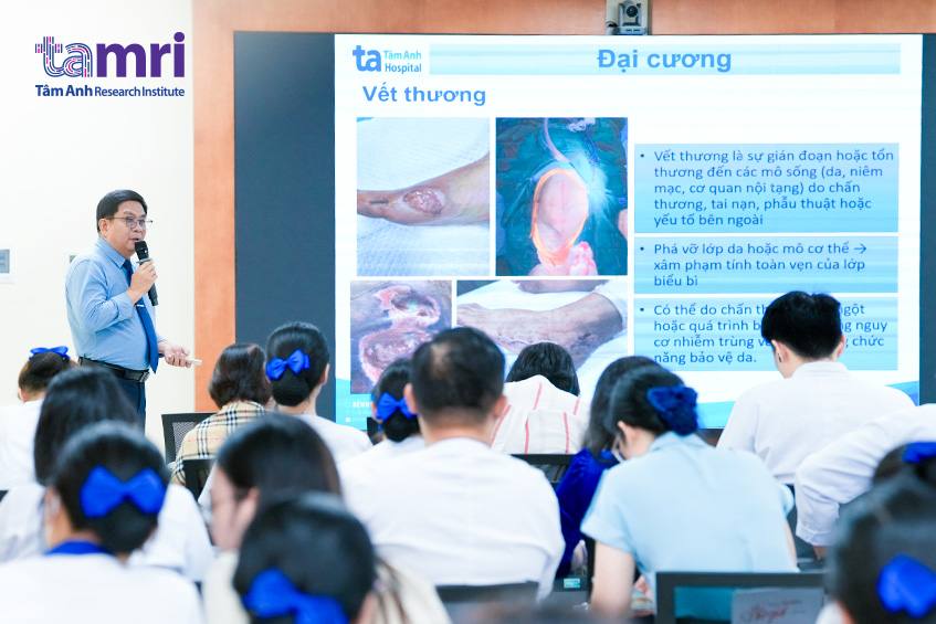 bác sĩ tuấn nêu nguyên tắc khi chăm sóc vết thương