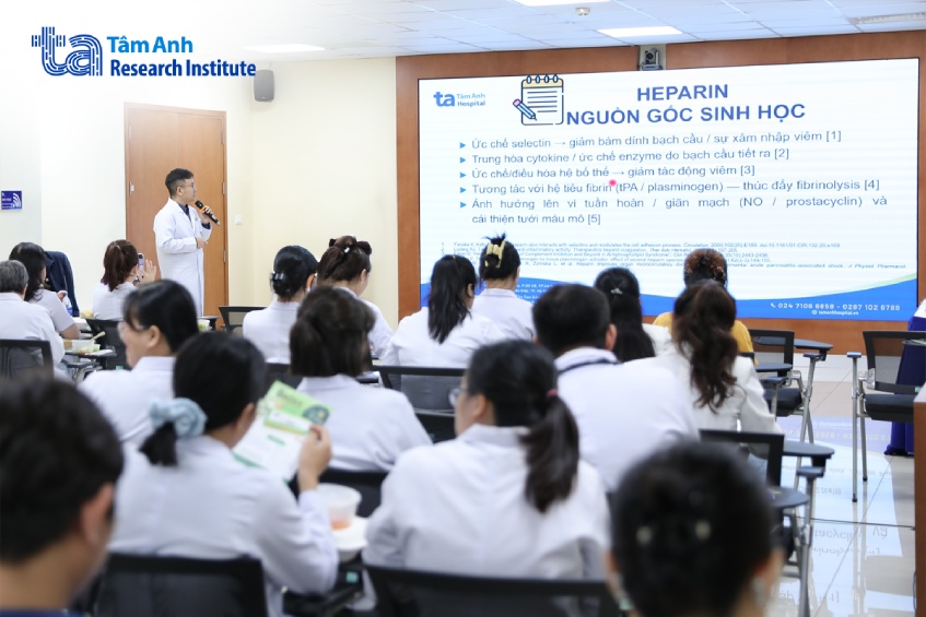 ThS.DS Hoàng Trọng Tín trình bày giải pháp hỗ trợ lành da nhanh chóng ở những bệnh nhân bị viêm, loét da do bệnh thần kinh ngoại biên