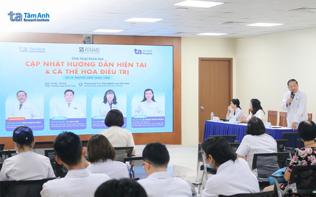Assoc. Prof. Tran Quang Binh, MD, PhD - Medical Director of Tam Anh General Hospital Group HCMC, chairing the scientific seminar
