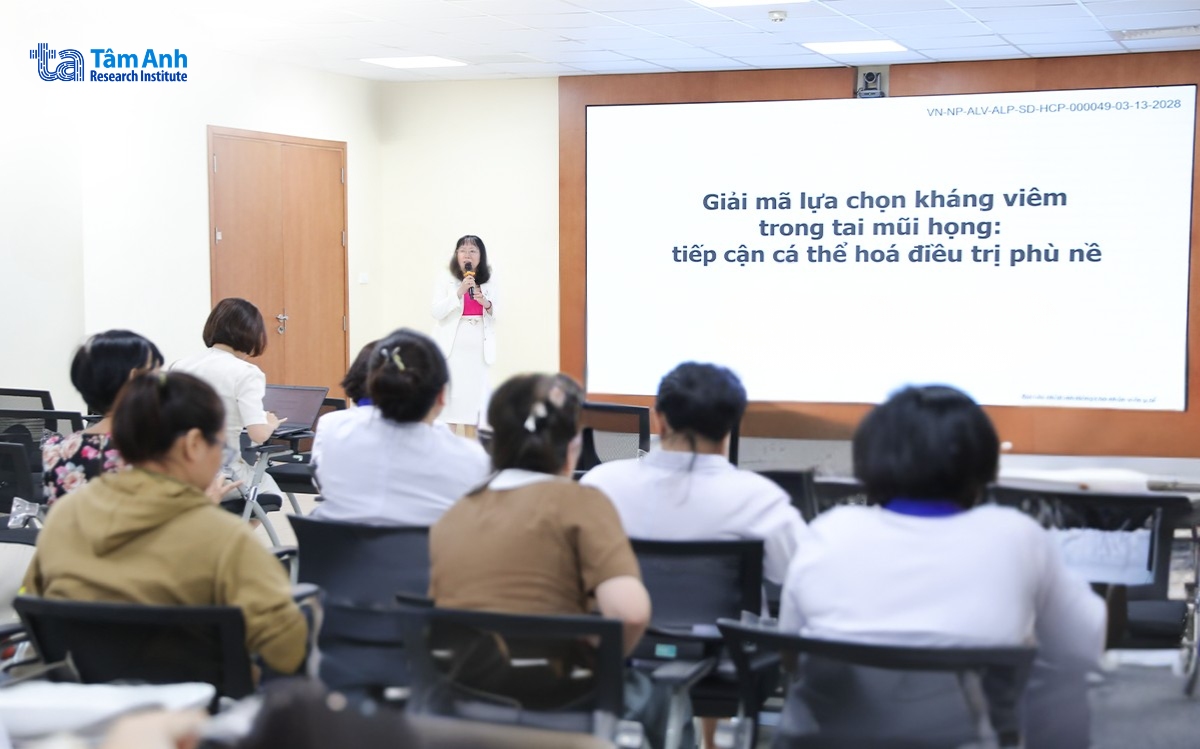 Attendees listen to the presentation by Prof. Tran Phan Chung Thuy, MD, PhD, Director of the ENT Center, Tam Anh General Hospital Group HCMC