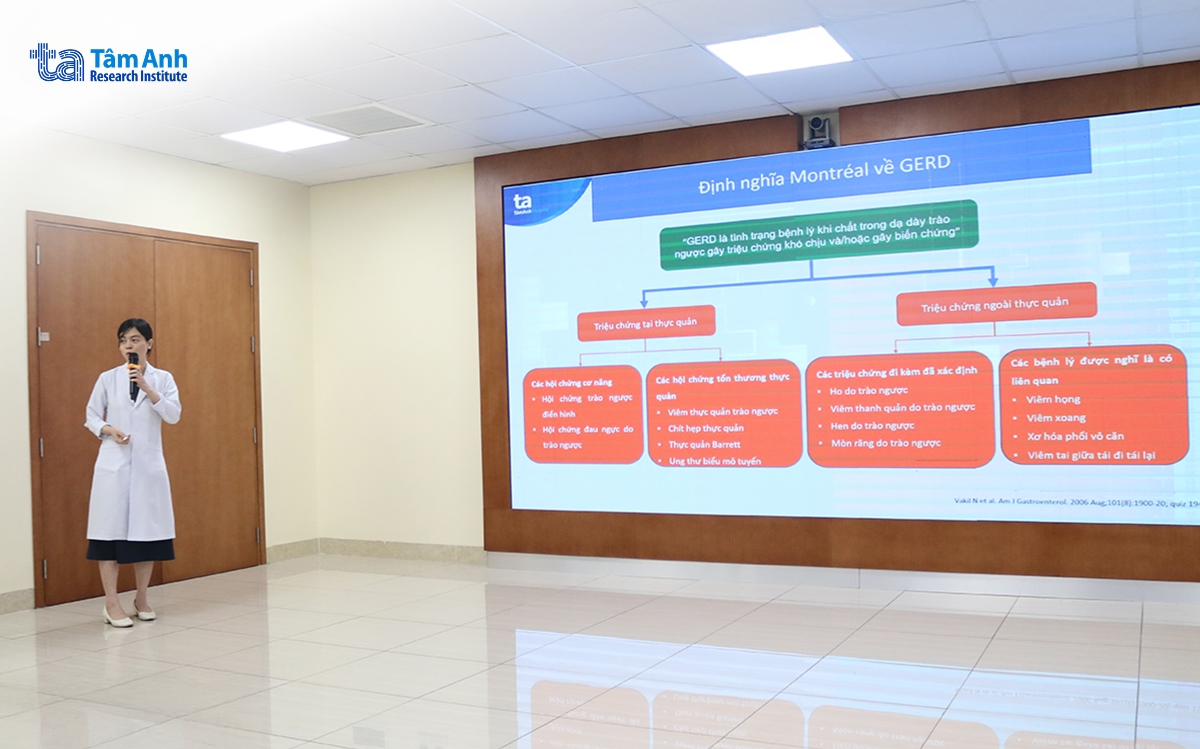 Dr. Le Thanh Quynh Ngan, MD, Specialist level II - Head of Gastroenterology and Head of the Hepatitis and Fatty Liver Center, Tam Anh General Hospital Group HCMC, presenting at the seminar