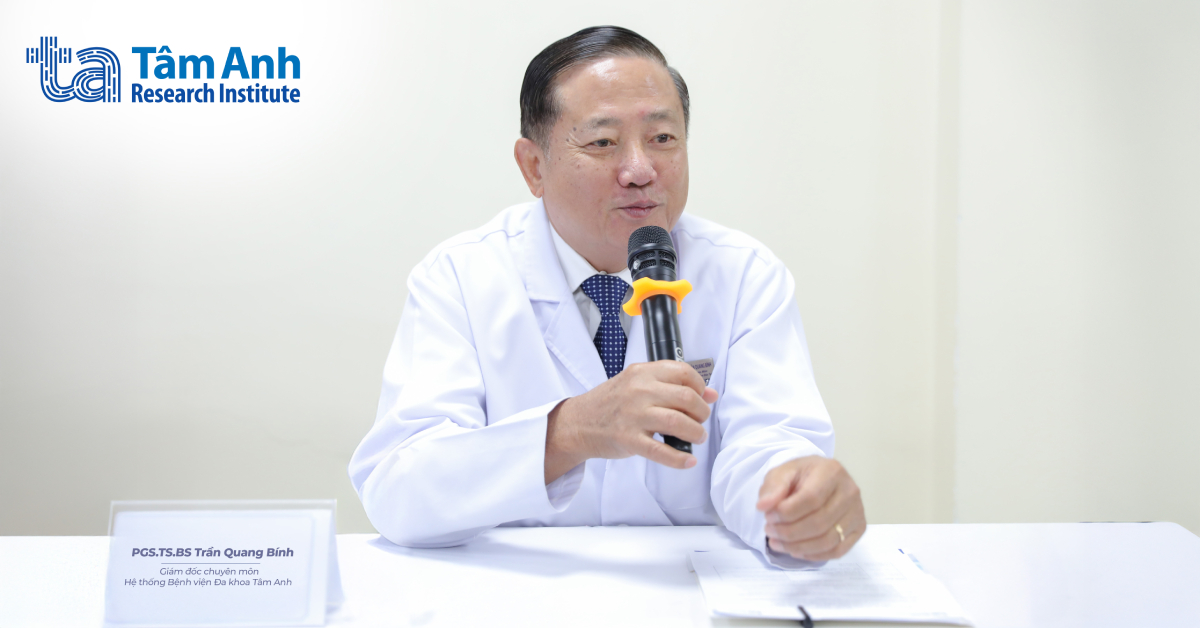 Assoc. Prof. Tran Quang Binh delivers opening remarks