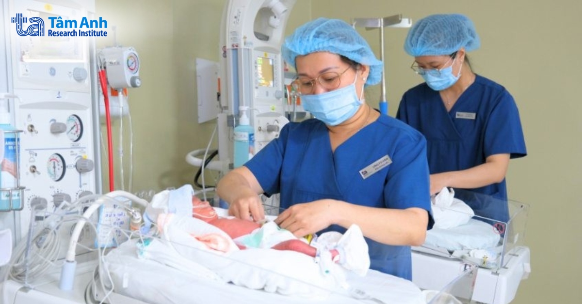 Bệnh viện Đa khoa Tâm Anh TP.HCM áp dụng chặt chẽ các quy tắc phòng ngừa nhiễm khuẩn ở trẻ sơ sinh. Ảnh: Viện Nghiên cứu Tâm Anh.