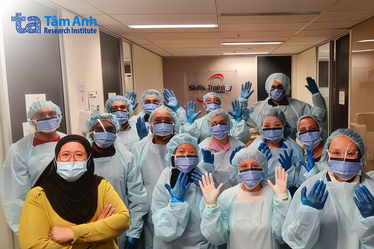 ThS Norlidah Othman thực hành PPE