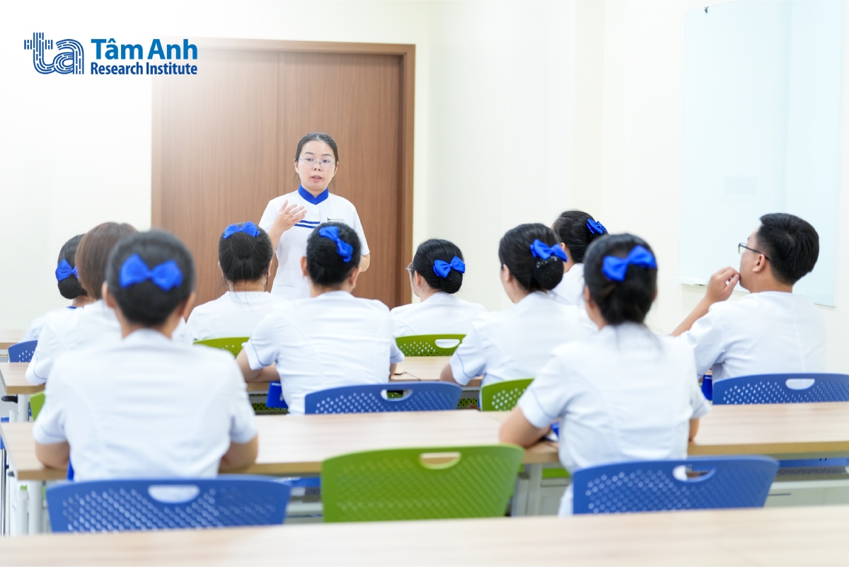 ban giảng huấn chia sẽ