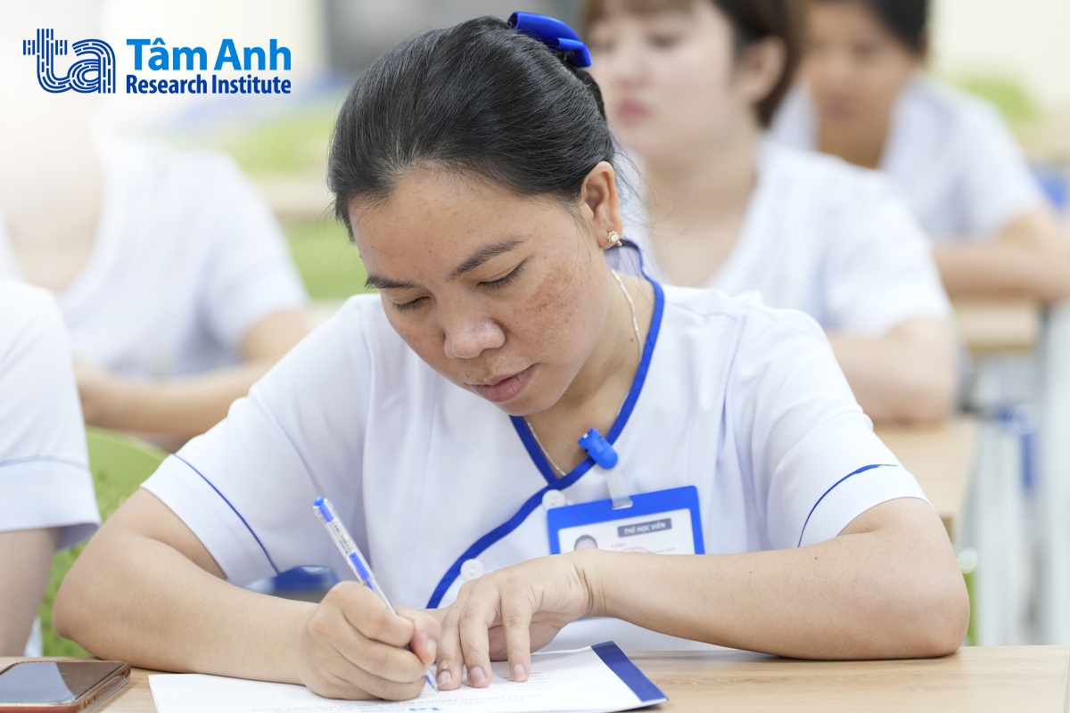 học viên chăm chỉ