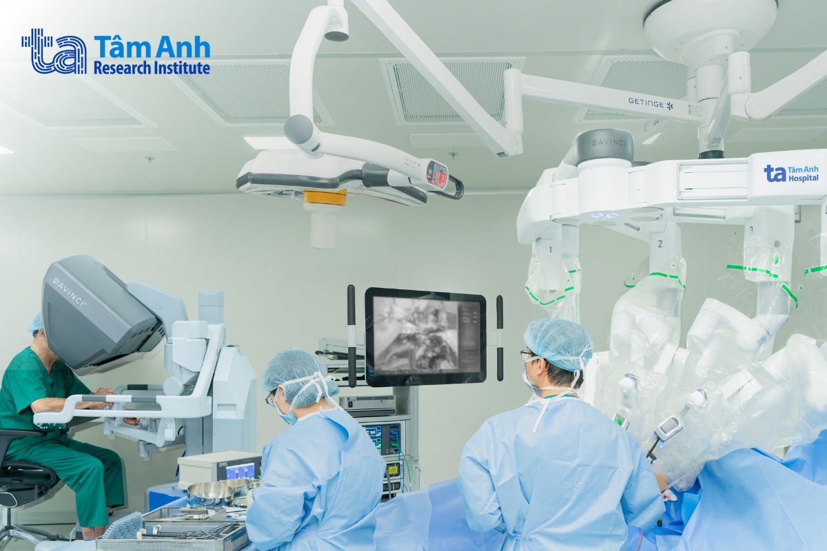 “Siêu robot” Da Vinci Xi có khả năng thực hiện hơn 120 loại phẫu thuật điều trị ung thư và bệnh phức tạp