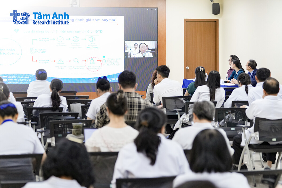 Presenting remotely from Tam Anh General Hospital in Hanoi, Dr. Nguyen Thi Bach Yen delivered a presentation on the role of NT-proBNP in the management of patients with heart failure