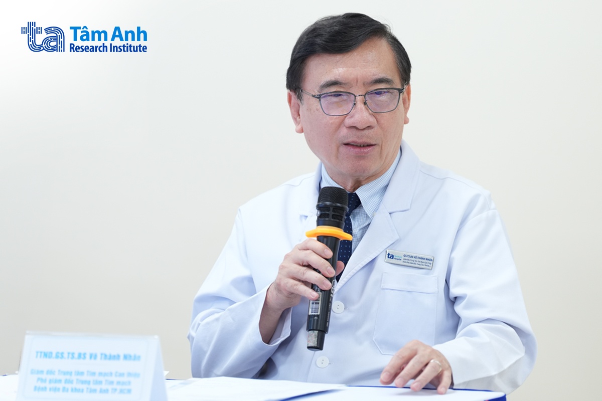 giáo sư võ thành nhân thảo luận