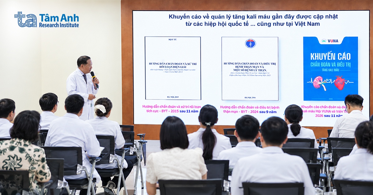 Updates in the management of acute and chronic hyperkalemia